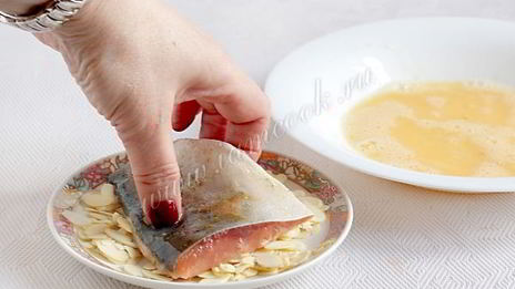 горбуша в миндальной корочке на пюре с васаби