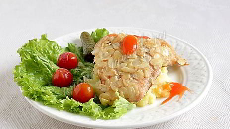 горбуша в миндальной корочке на пюре с васаби