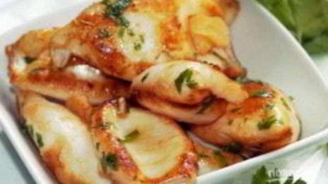 кальмар, жаренный целиком