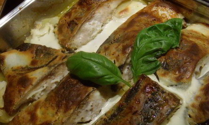 Рецепт карп с овощами, запеченный под сметанным соусом