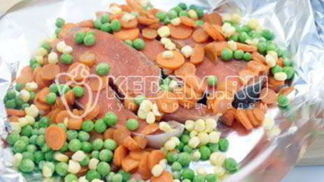 кижуч запеченный с овощами