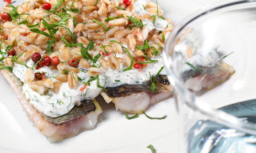 Рецепт корюшка с огуречным таратором и полбой