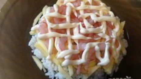 креветки с рисом, яблоком и черносливом