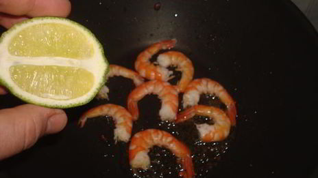 креветки в белом вине по-португальски