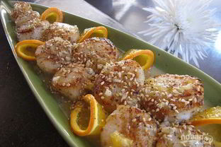 Морские гребешки в кунжуте