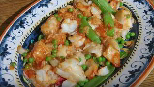 Палтус с зеленым горошком в ананасовом соусе