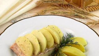 Паровая рыба с яблоками