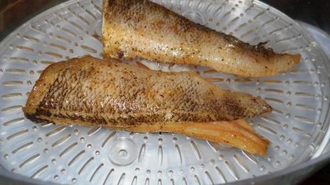 рыба на пару под луково-горчичным соусом