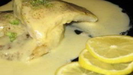 рыба под белым соусом