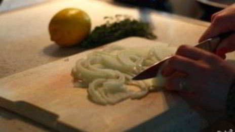 рыба с тимьяном и луком