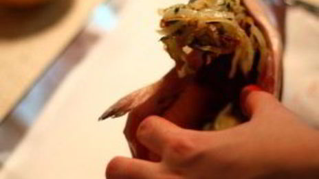 рыба с тимьяном и луком