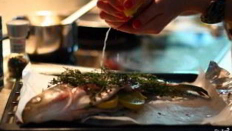 рыба с тимьяном и луком