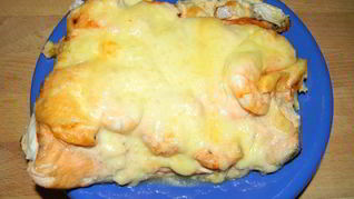 Семга, запеченная с креветками