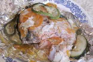 Семга, запеченная с цукини