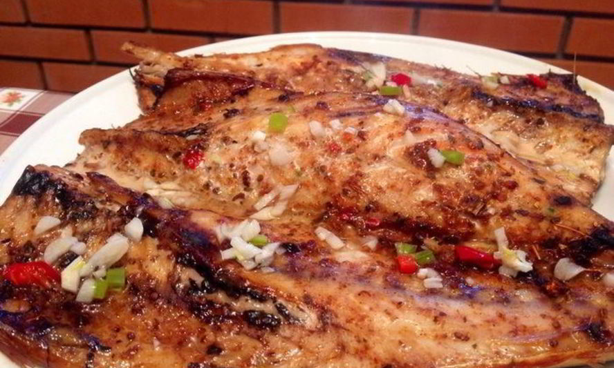 Рецепт скумбрия на решетке гриль с соусом заядлого рыбака