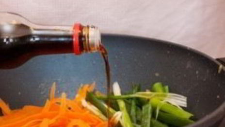 скумбрия с морковью и луком