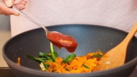 скумбрия с морковью и луком