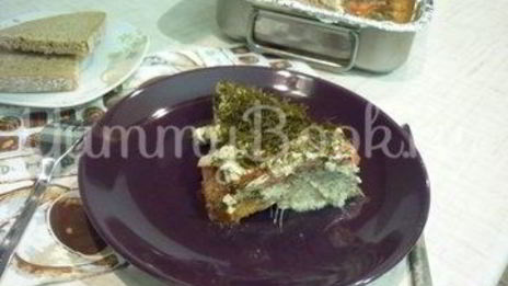 скумбрия с остринкой, запеченная с томатом, луком и лимоном