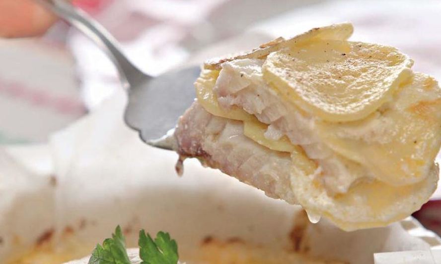 Рецепт судак с картофелем в сметанном соусе