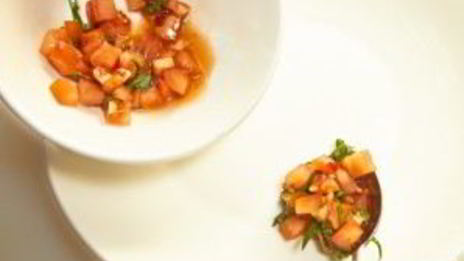 сулугуни, жаренный в сухарях