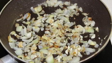 тилапия под сливочным соусом и шпинатом