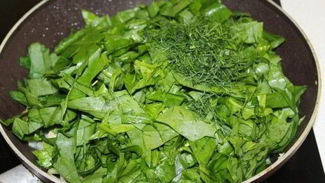 тилапия под сливочным соусом и шпинатом