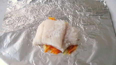 треска с овощами в фольге