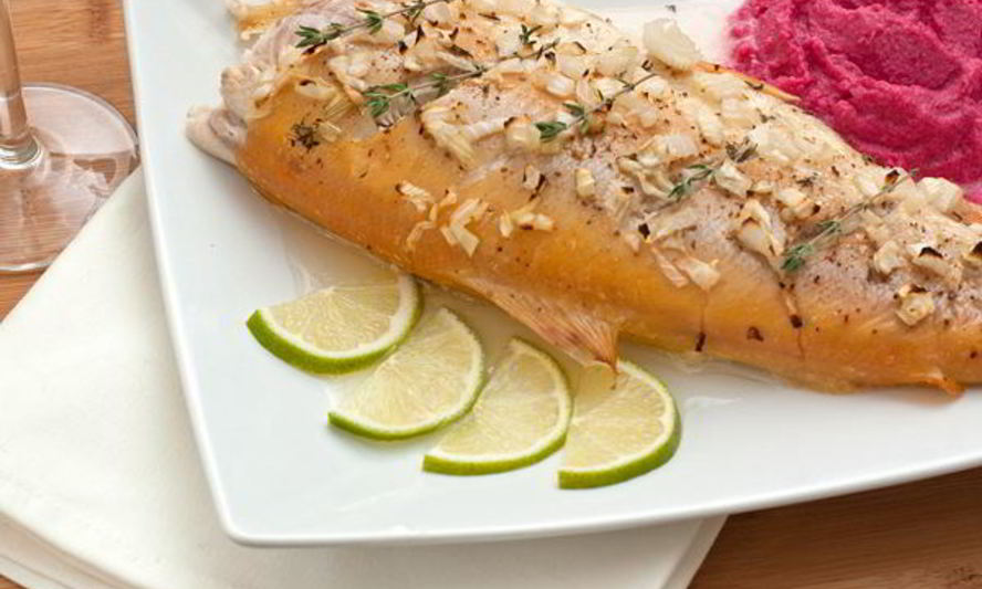 Рецепт янтарная форель запеченная с луком