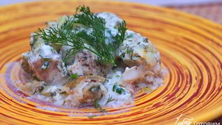 Запеченный судак со сметаной