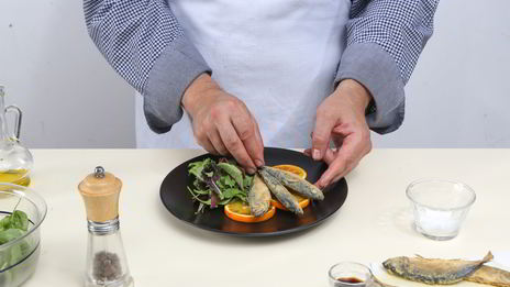 жареная ставрида с апельсинами