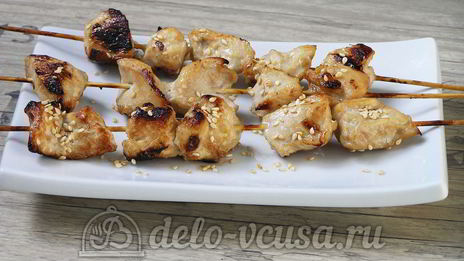 куриные шашлычки на шпажках