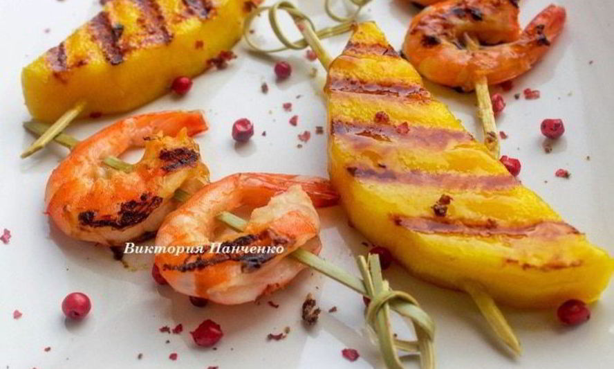 Рецепт шашлычки из креветок и манго