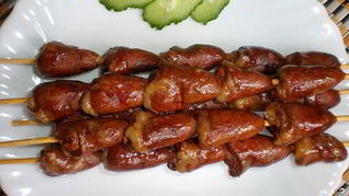 Шашлычки из куриных сердечек на шпажках в духовке