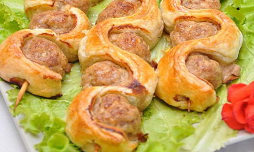 Рецепт шашлычки в слоеном тесте на шпажках