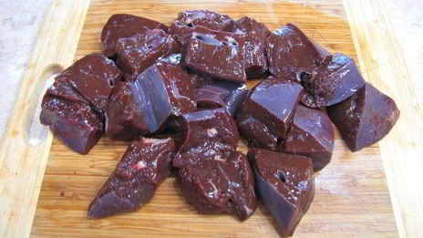 шашлык из говяжьей печени в жировой сетке