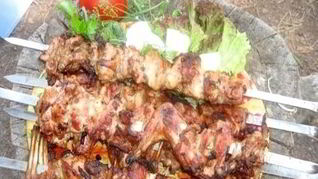 Шашлык из кролика с луком