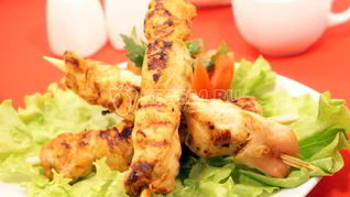 Шашлык из курицы на сковороде гриль