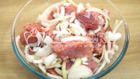 шашлык из свинины в томатном соусе