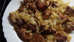 Шашлык в рукаве на луковой подушке