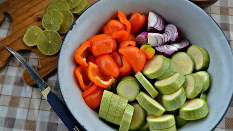 сицилийские шашлычки из овощей и трески