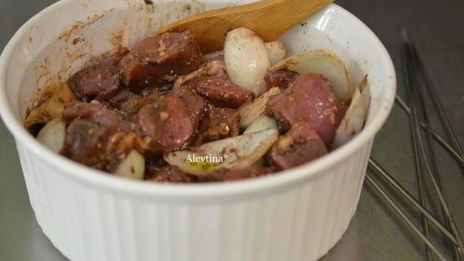 свиной шашлык на вине