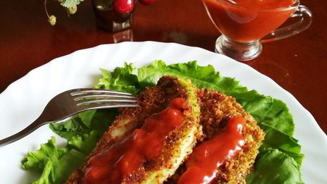 капустный шницель с томатным соусом