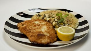 Куриный шницель с рисовым драником