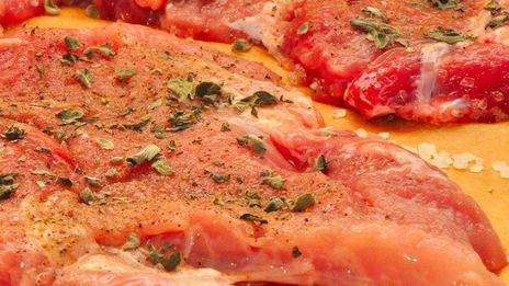 шницель и печеные овощи