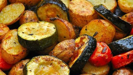 шницель и печеные овощи