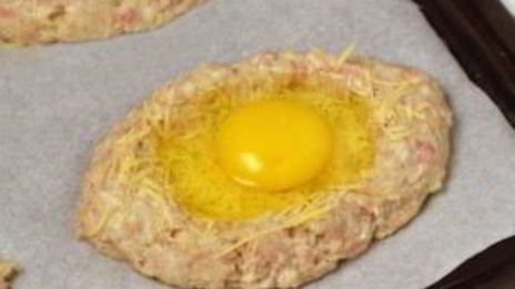 шницель из фарша с яйцом