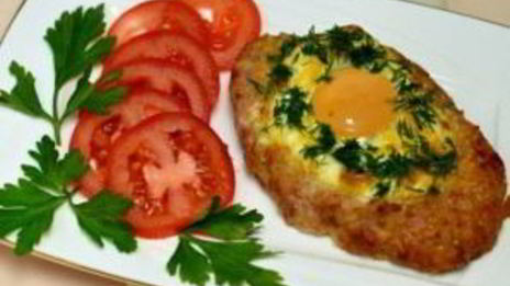 шницель из фарша с яйцом