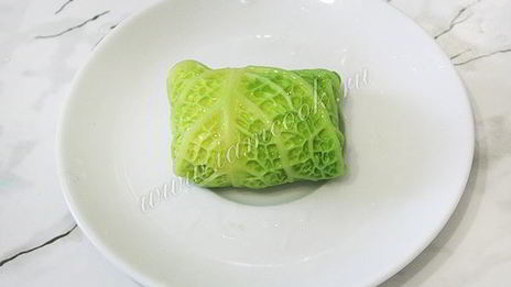 шницель из савойской капусты с сырной начинкой