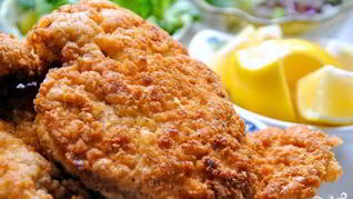 Шницель из свинины на сковороде