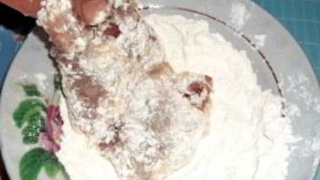 шницель из свинины на сковороде